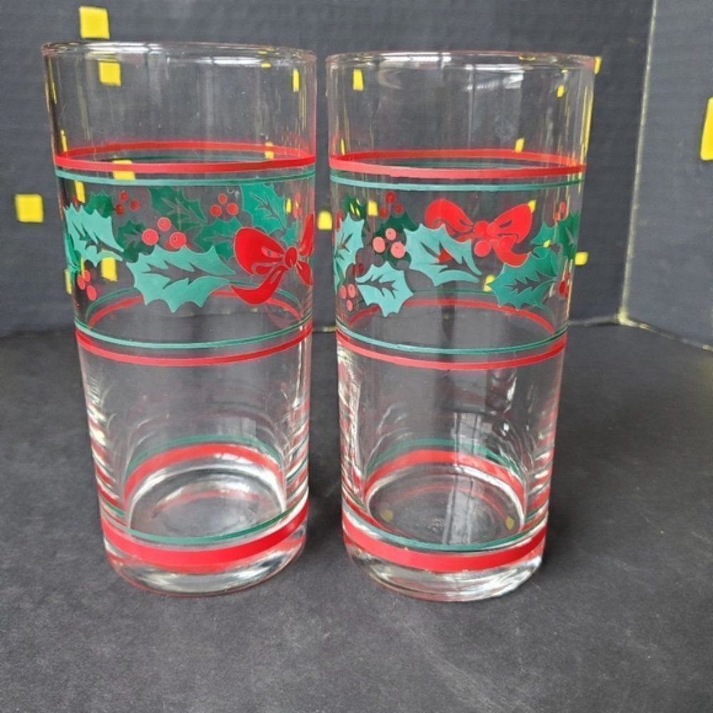 Set of Christmas Glassware - Picture 2 of 7